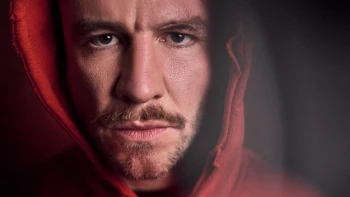 „Nem érdekel, ha unják az arcomat, szabad országban szeretnék ébredni” – hét erős idézet Molnár Árontól