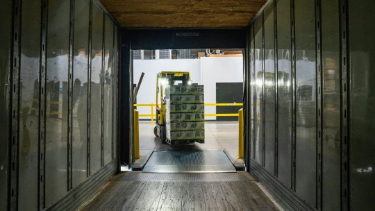 Brutális vámcsalás: tippelj, mekkora kárt okozhattak a Kínából Magyarországra hozott ruhák