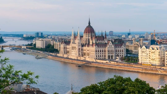 A JP Morgan és a Morgan Stanley is a magyar piac kiváló kilátásairól beszél, Magyarországon a befektetési világ szeme