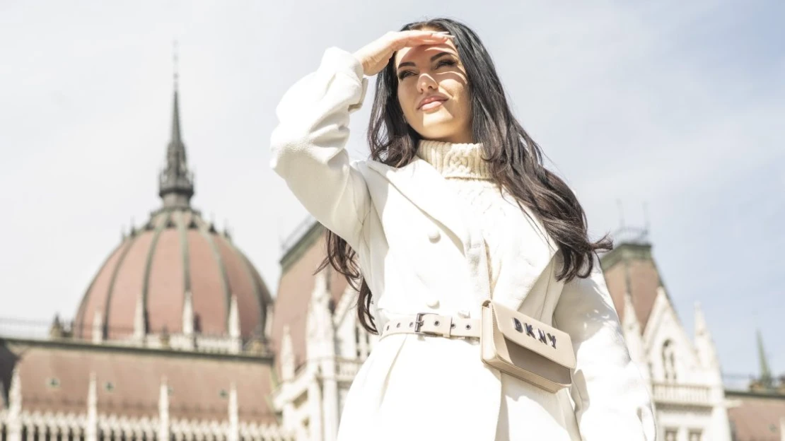 „Tudom, hogy sok munkahely van, ahol ezt nem lehet megtenni” – Kitti másokat is képviselve mondja el véleményét a politikáról, és szavazásra buzdítja a fiatalokat