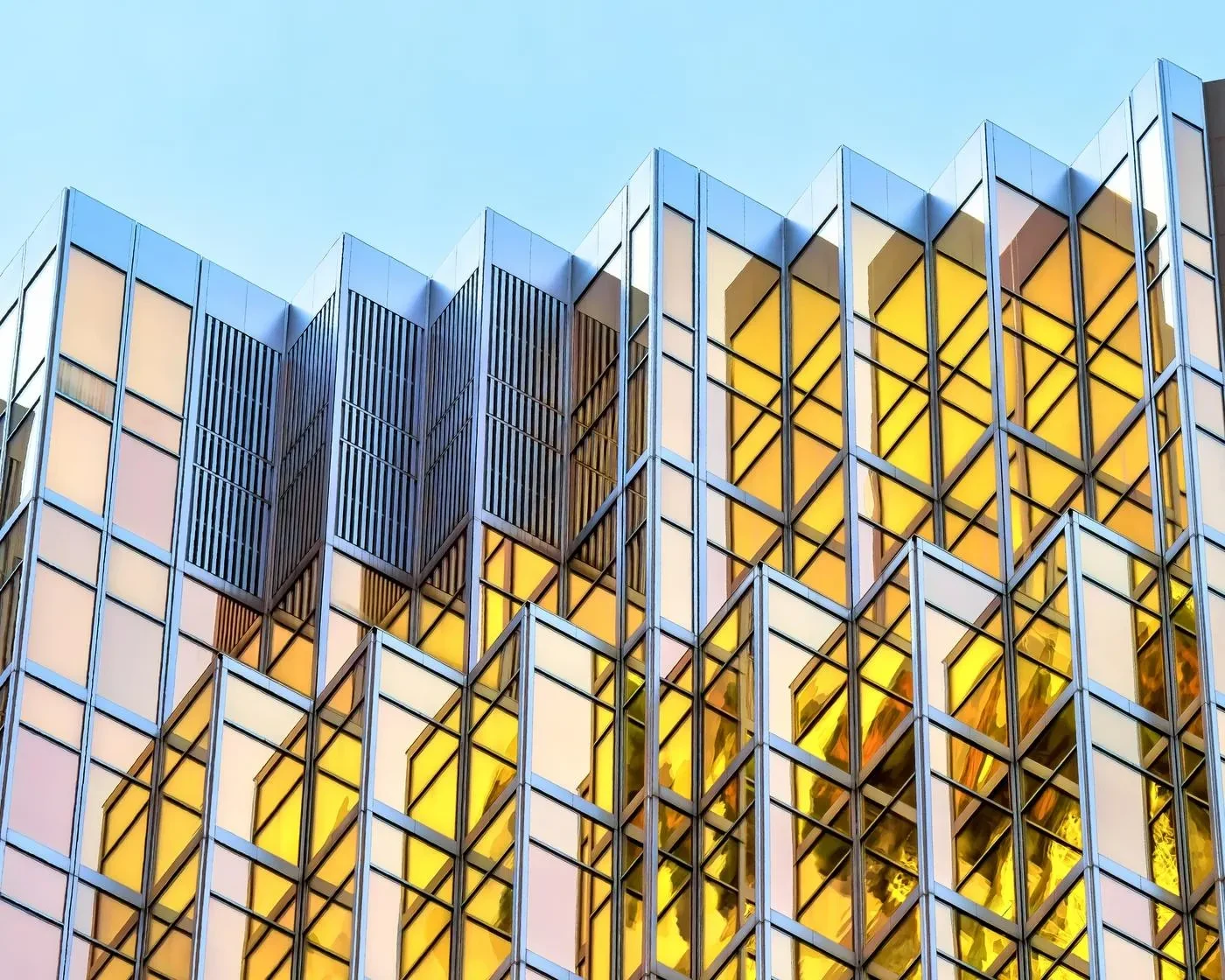 Valószínűleg vásároltál már a rejtőzködő milliárdostól, aki szép csendben a világ legnagyobb ingatlanmogulja lett