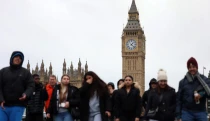 Újra közeledik Európához? Óriási pénzügyi programba szállhat be a brit kormány
