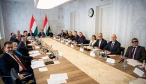 Rákkeltő anyag kerülhetett termőföldekre, vizsgálatot indít a Tisza-kormány Orbánék egyik kedvenc cégénél