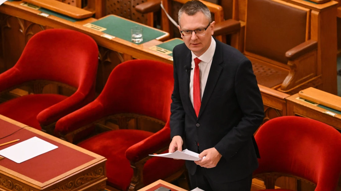 Újabb leleplezés az NKA-pénzekről. Kitalálod, mennyi közpénz landolt a választás előtt három Rétvári-közeli alapítványnál?