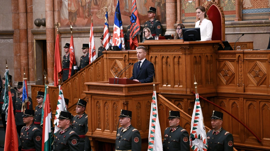 Magyar Péter bocsánatot kért a gyermekvédelmi rendszer áldozataitól és lemondásra szólította fel Sulyok Tamást