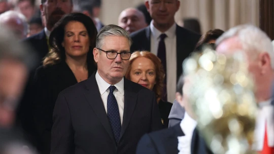 Lemondott Keir Starmer, négy év alatt negyedik miniszterelnökét veszti el az Egyesült Királyság