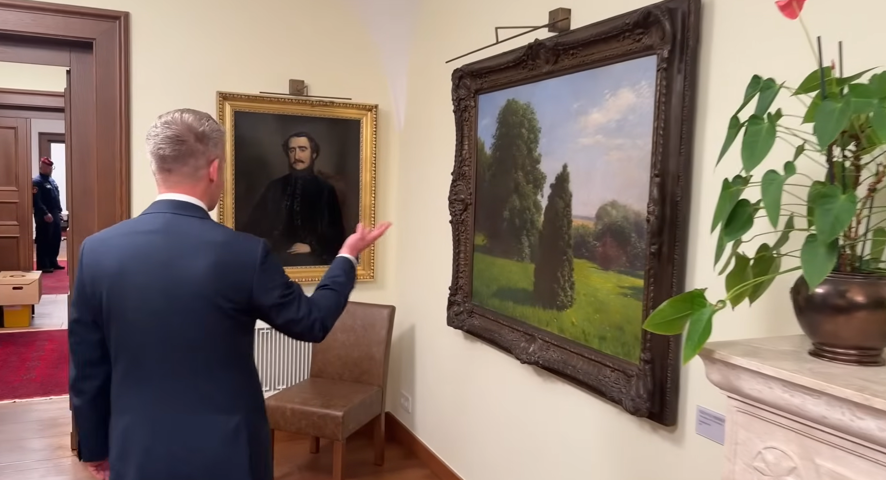 Csak a Szépművészeti Múzeumból és a hozzá tartozó Magyar Nemzeti Galériából 97...