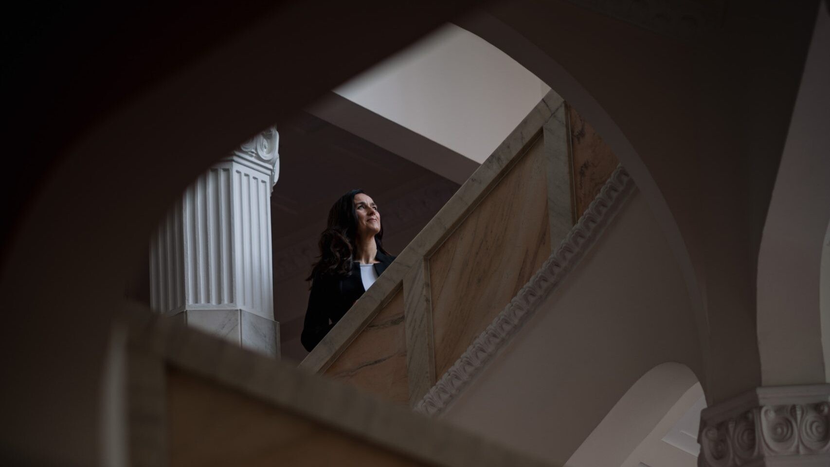 „Két-három ember kiutasítása jelzés, tízé viszont már háború”
