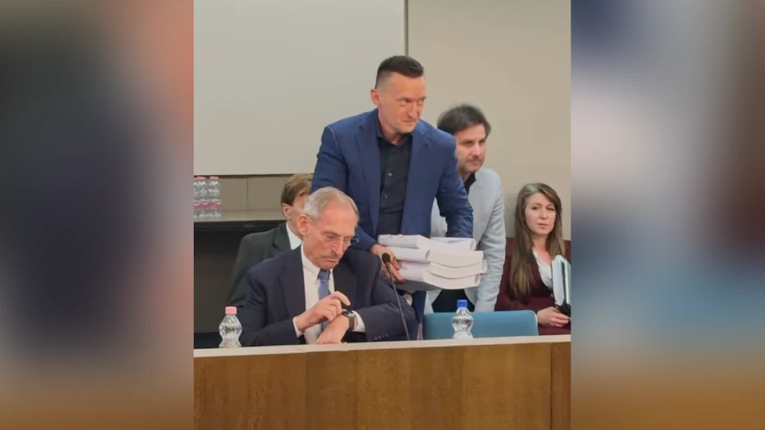 Magyar: Valami baj van? Rogán: Csak jegyzőkönyv készül. Magyar: Fog az még máskor is