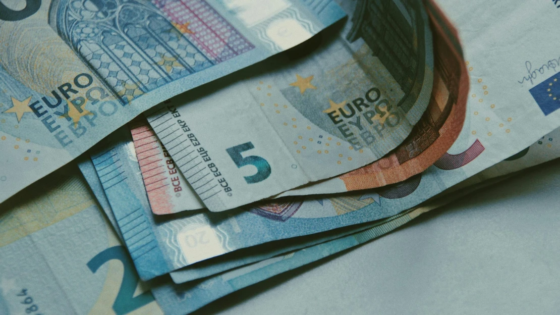 A Revolut és társai lépéskényszerbe hozták a piacot, így nyomta le a banki verseny a devizaszámlák árát