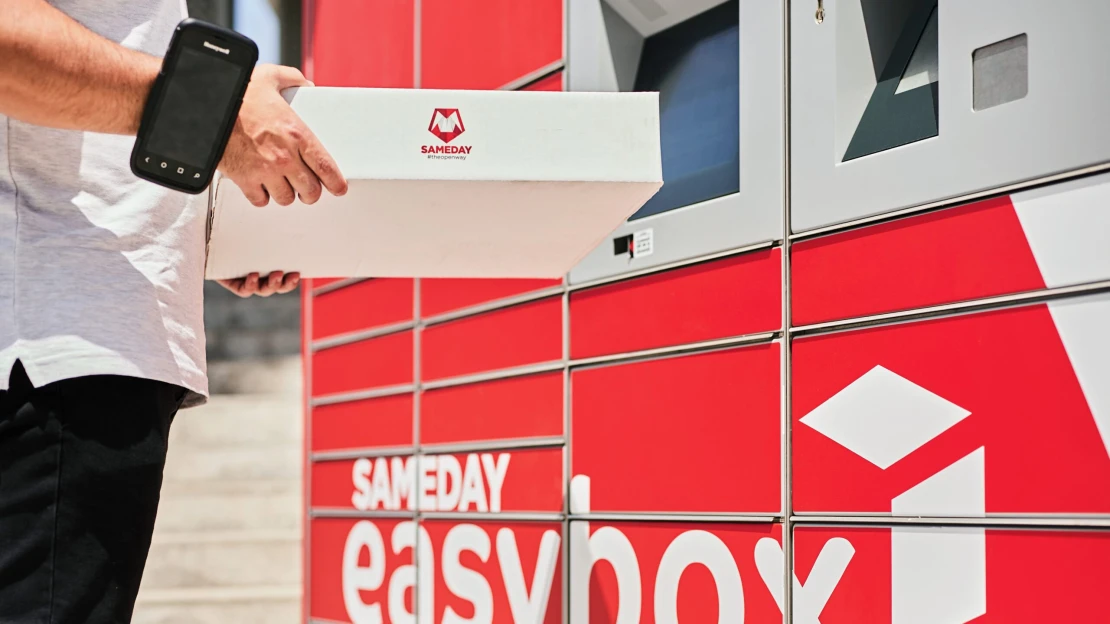 Az utolsó nagy üzlet, amit Orbánék még elkaszáltak: siker helyett kivonulás a csomagautomata-piacról