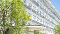 A cég még veszteséges, de a tervezett ütemben halad Csányi Sándor 60 milliárdos nagykórházának építése
