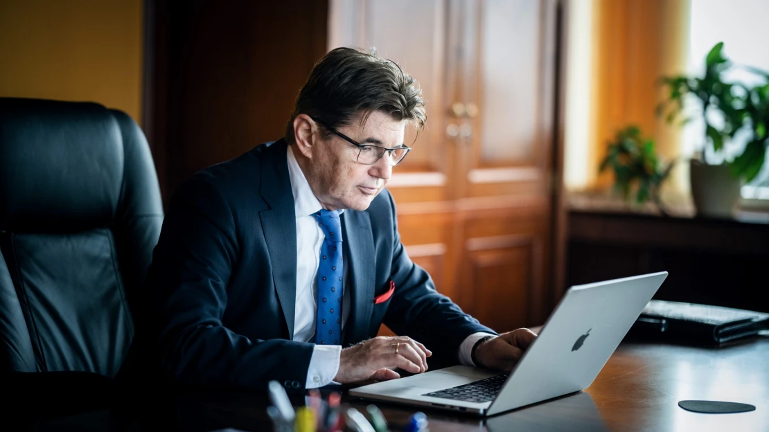A Főtaxinál is több profitot termelt tavaly az egyik leggazdagabb magyar Uberrel összeálló leánycége