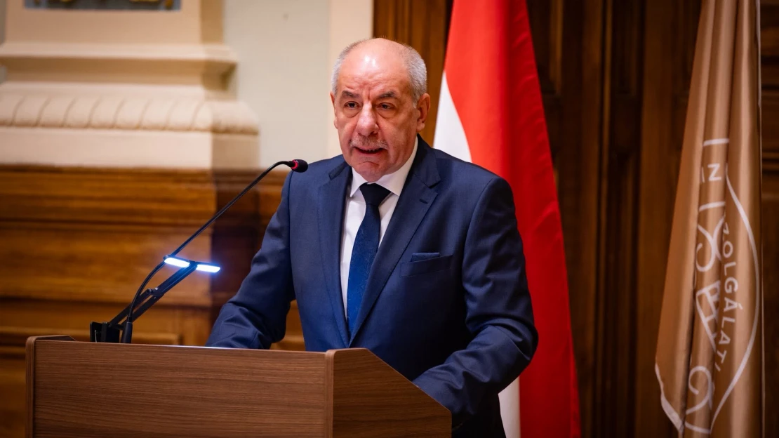 „Nem kommentáljuk az ügyet” – közölte a Sándor-palota, majd mégis reagált a Sulyok Tamást eltávolító tervre
