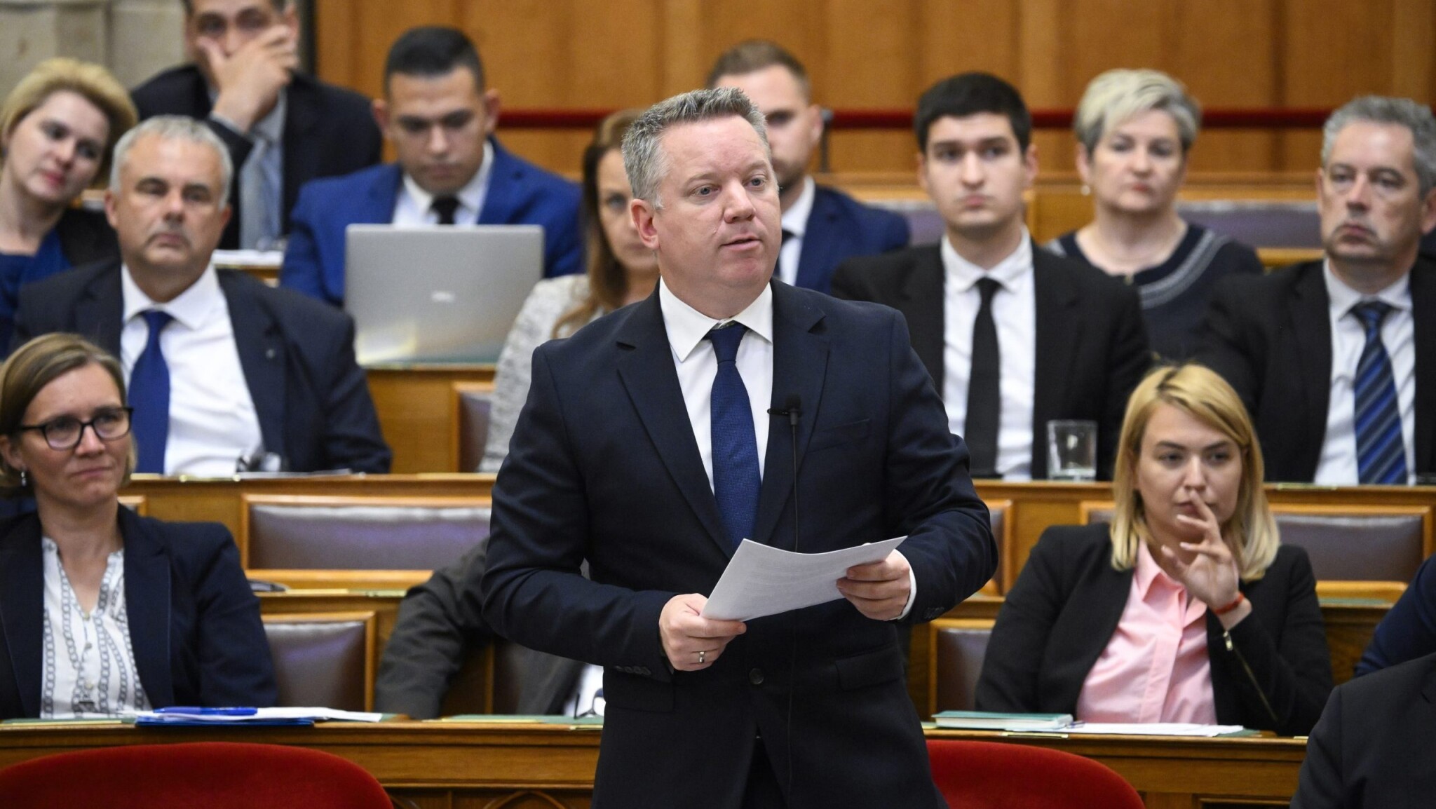 A belügyminiszter bejelentette: hozzányúl a kormány a taorendszerhez