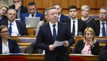 A belügyminiszter bejelentette: hozzányúl a kormány a taorendszerhez