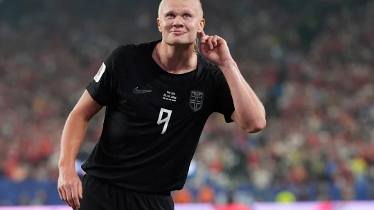A NER-feleségeknek nincs annyi Birkin-táskája, mint Erling Haalandnak