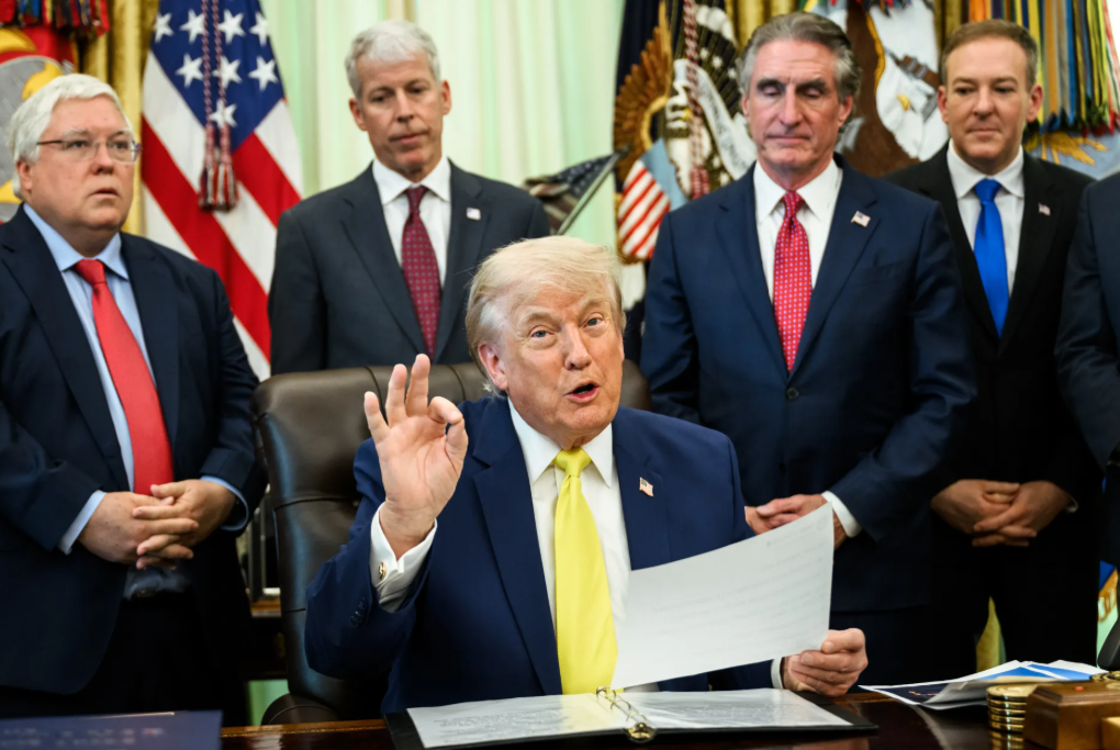 Egymásra licitál Trump és Irán: ki védené olcsóbban a Hormuzi-szorost?