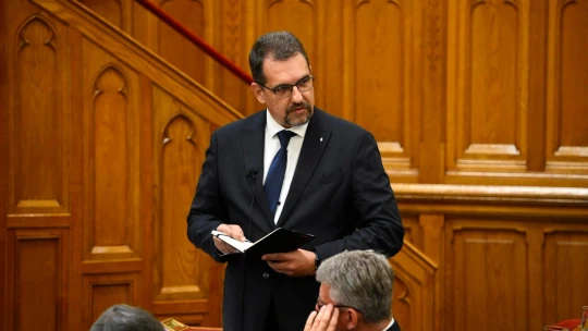 Miért szüntet meg és fizet vissza egy adót a Tisza?