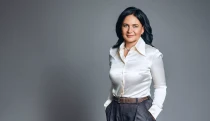 Az év egyik fontos üzlete volt, hogy 640 milliárdért kivásárolta a fiát