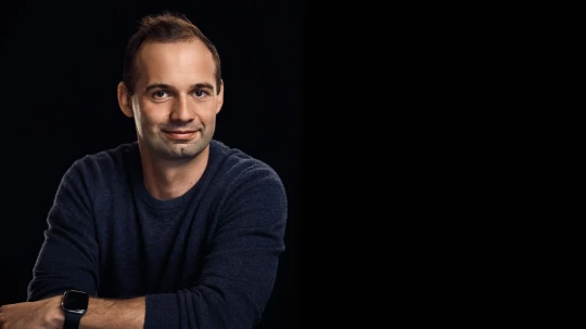 Azt nézi, éppen mit gondolunk, és erre küld reklámokat – az elnök fia Amerikába ment, a Perplexity azonnal megvette volna az ötletét. Nemet mondott
