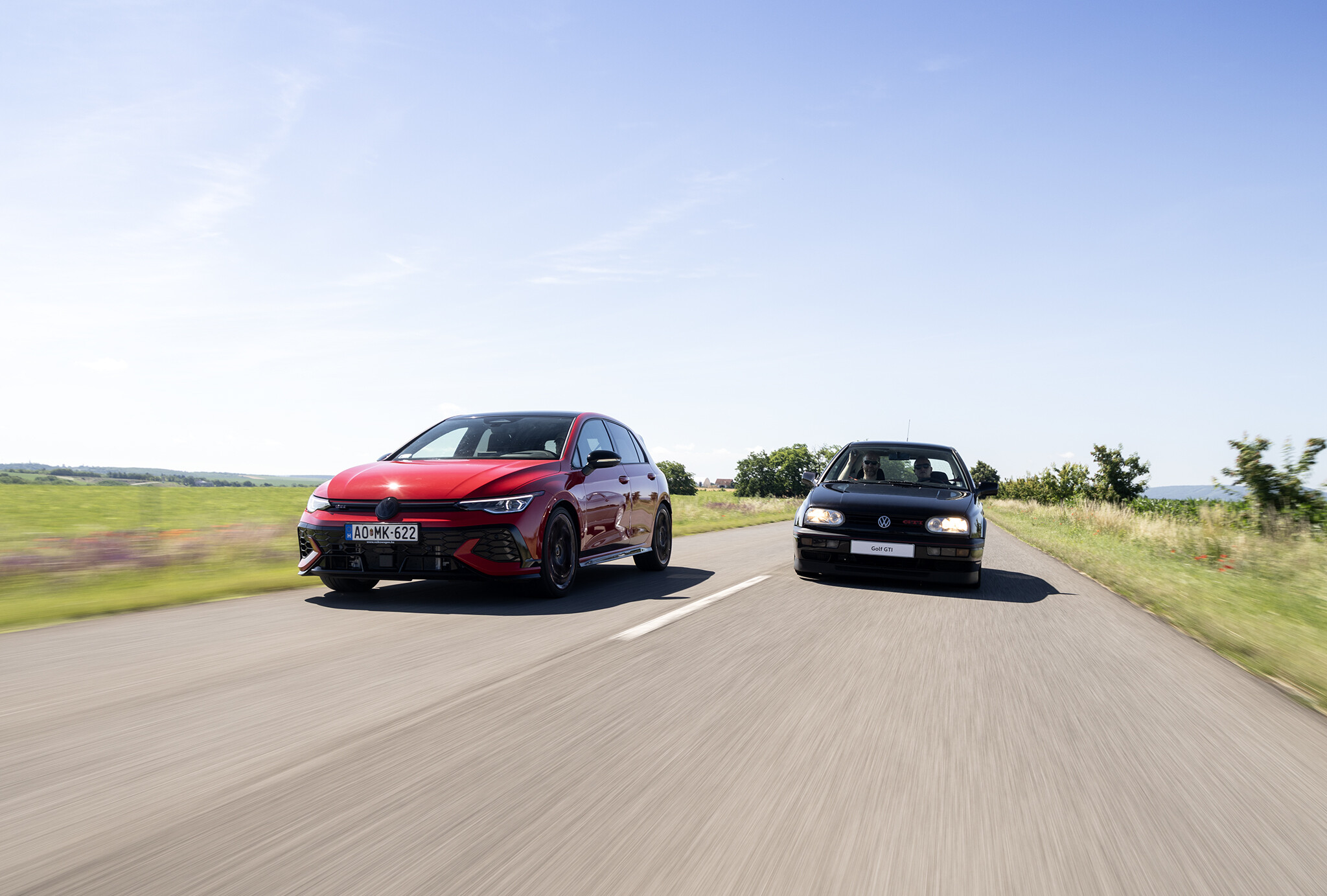 Őrült autó normális embereknek – teszt: Volkswagen Golf GTI és R