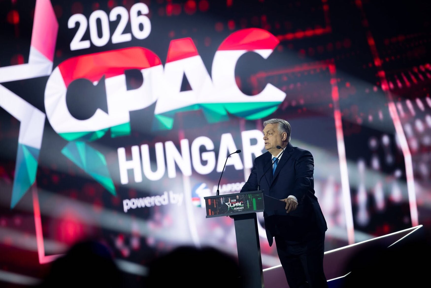 Egy olyan politikus miatt emeltek a CPAC keretösszegén, aki végül el sem jött a Fidesz egyik kedvenc rendezvényére