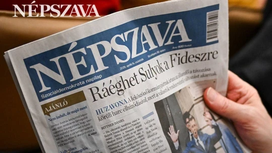 Komoly létszámleépítés jön a Népszavánál, a nyomtatott kiadás jövője is eldőlt