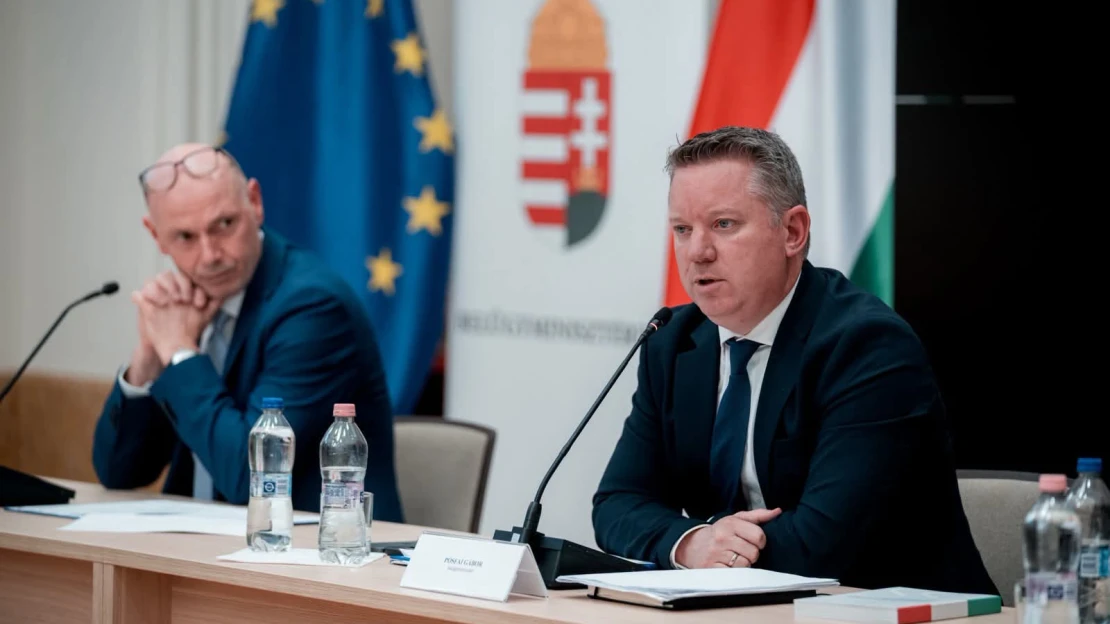Elárulta a miniszter: ennyi előleget kapott Balásy cége, és ez lesz az idei tűzijátékkal