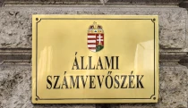 Költségvetési csalás gyanúja és milliárdos kifizetések miatt lépett az ÁSZ