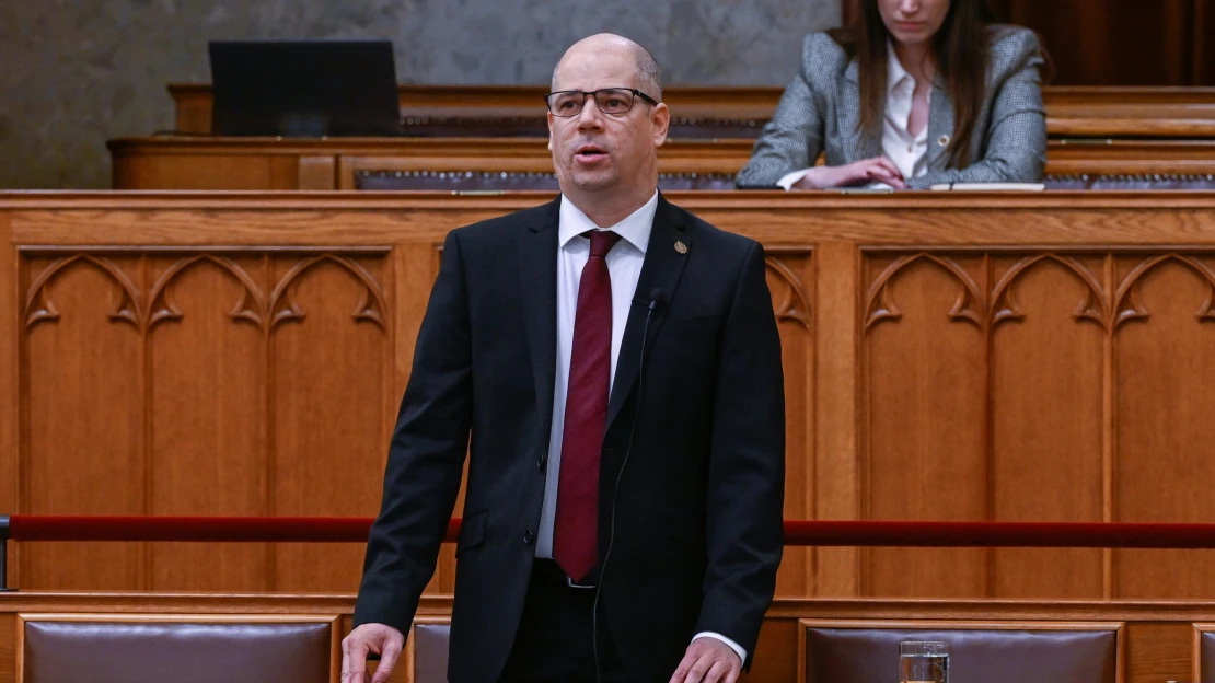 „Ki lesz a következő?” – kérdezte Magyar Péter a legfőbb ügyész lemondása után