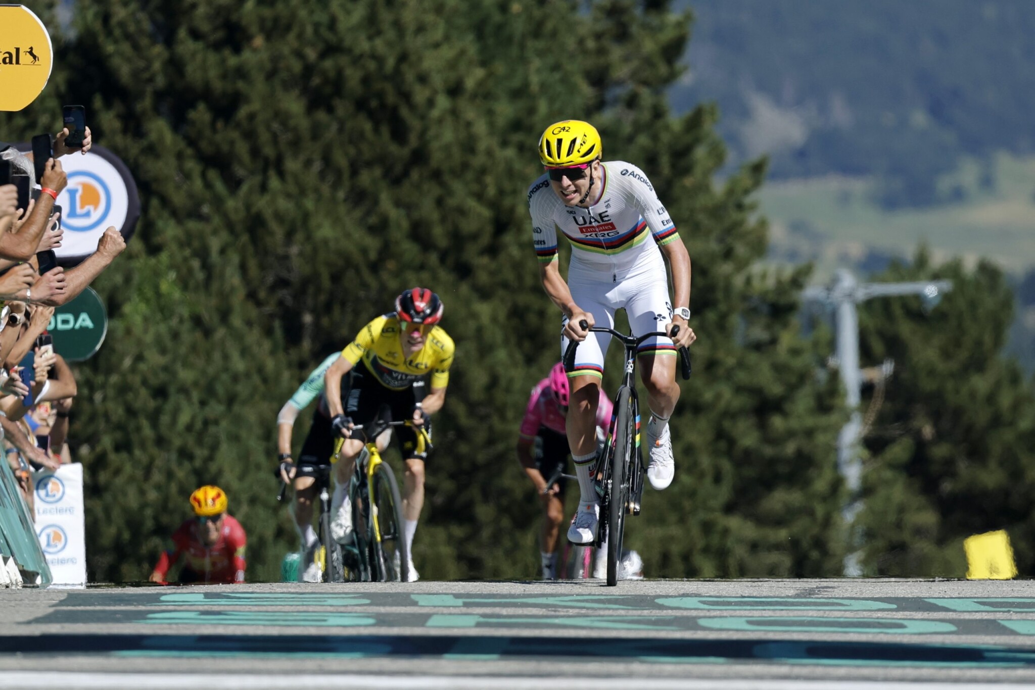 Egy titokzatos család, aki fogva tartja a kerékpársportot: kik nyernek valójában sokat a Tour de France-on?