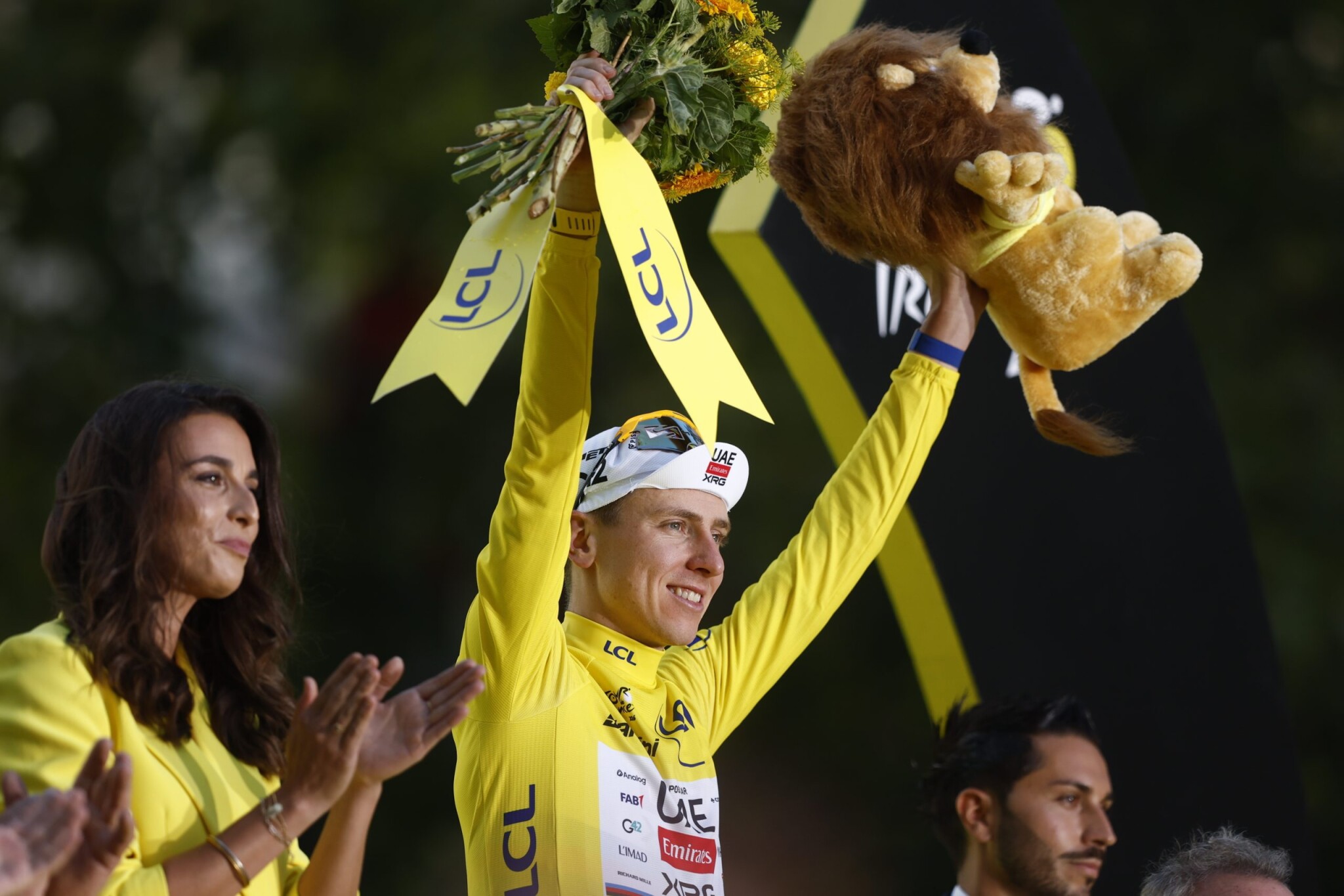 Szemünk előtt írt történelmet, újabb Tour-győzelmével a legendák közé emelkedett
