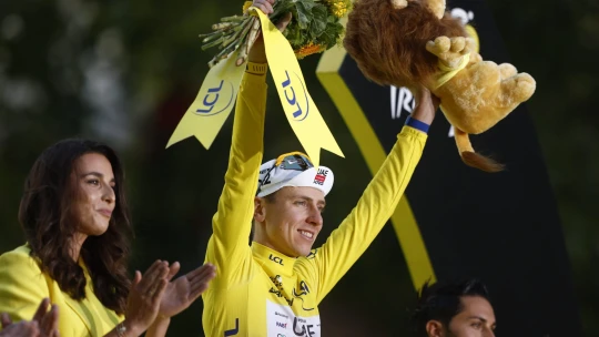 Szemünk előtt írt történelmet, újabb Tour-győzelmével a legendák közé emelkedett
