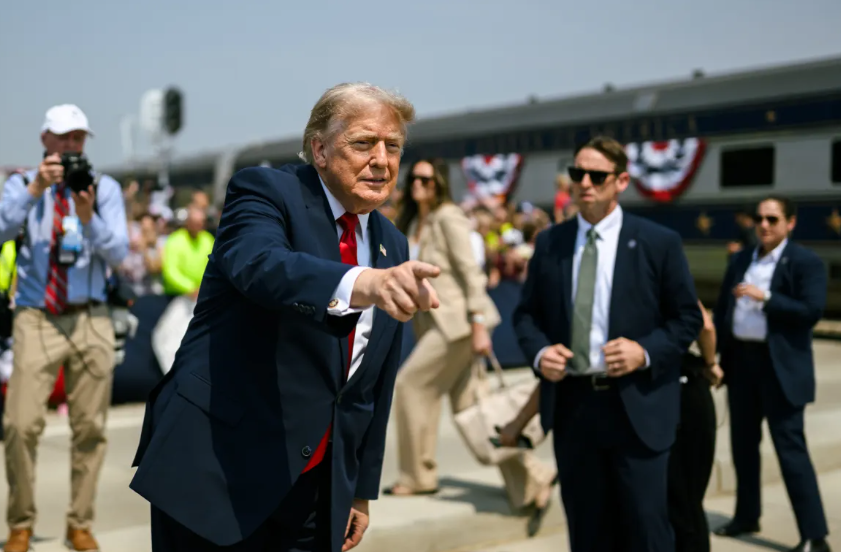 Trump a vébé-botrányról: Nem mondtam meg, hogy döntsön a FIFA, a bíró viszont kicsit gyanús nekem