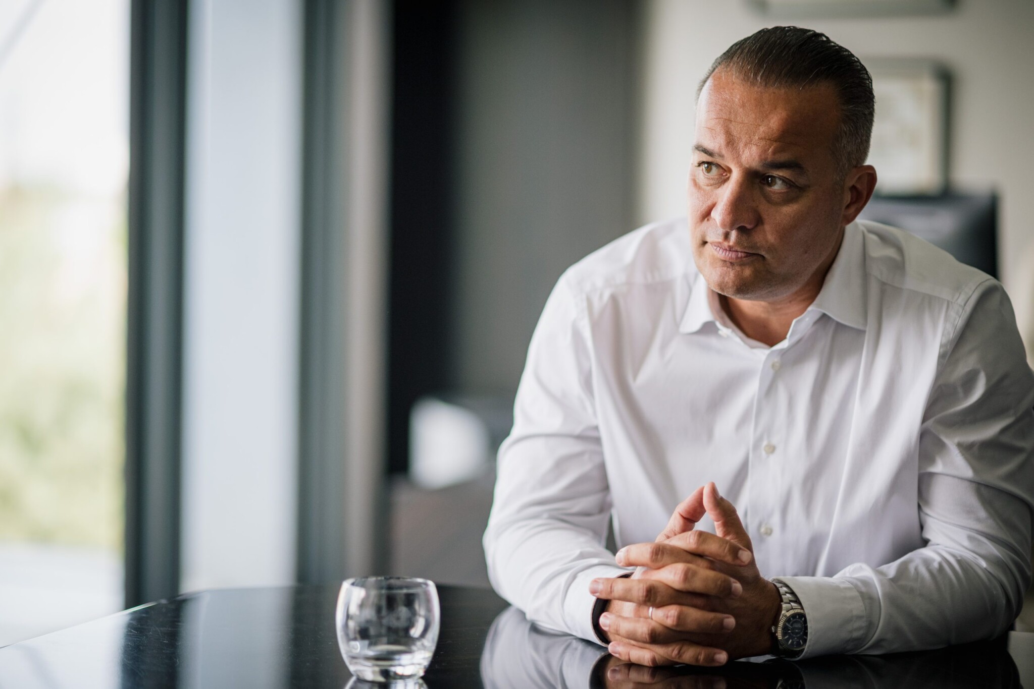 „Hollandia szintjén lennénk, ha lenne 500 olyan magyar cég, mint a miénk” – a Master Good vezetője a Magyar Péterrel kirobbant konfliktusról és a 350 milliárdos növekedési tervről