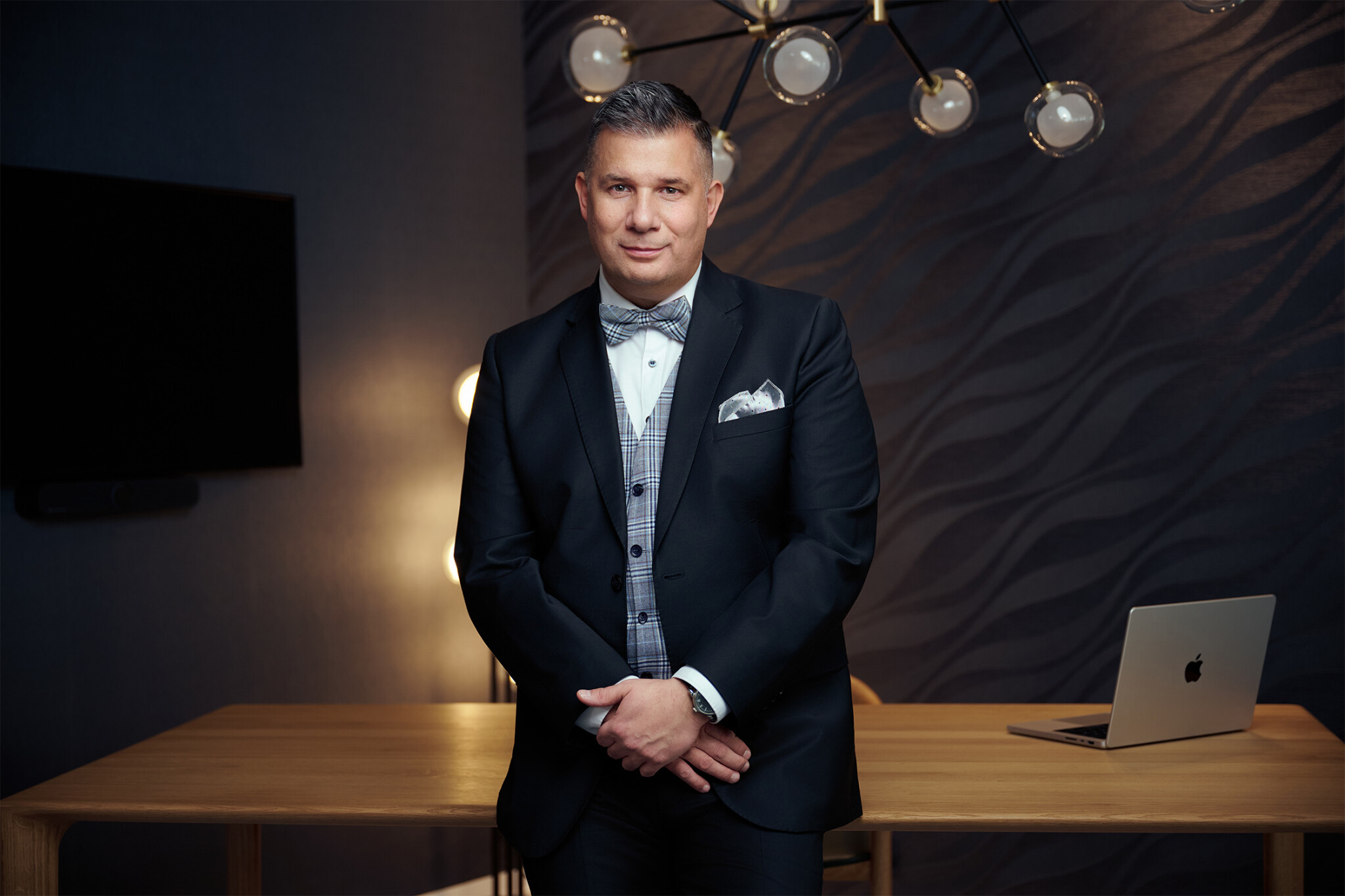A sakknagymester, aki szállodaláncot épít