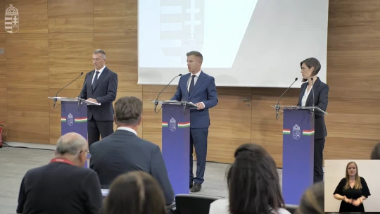 Összehívták a kormány védelmi munkacsoportját, már este érkezhetnek bejelentések