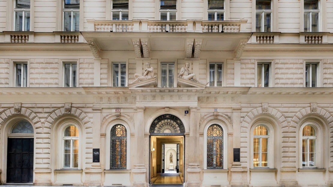 Brit-magyar designer tervezte Prága egyik legújabb szállodáját – mit tud a cseh főváros, amit Budapest nem?
