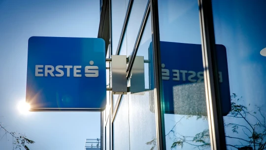 Leállás az egyik nagy banknál, a hétvégi utalásokat és online vásárlásokat is érinti