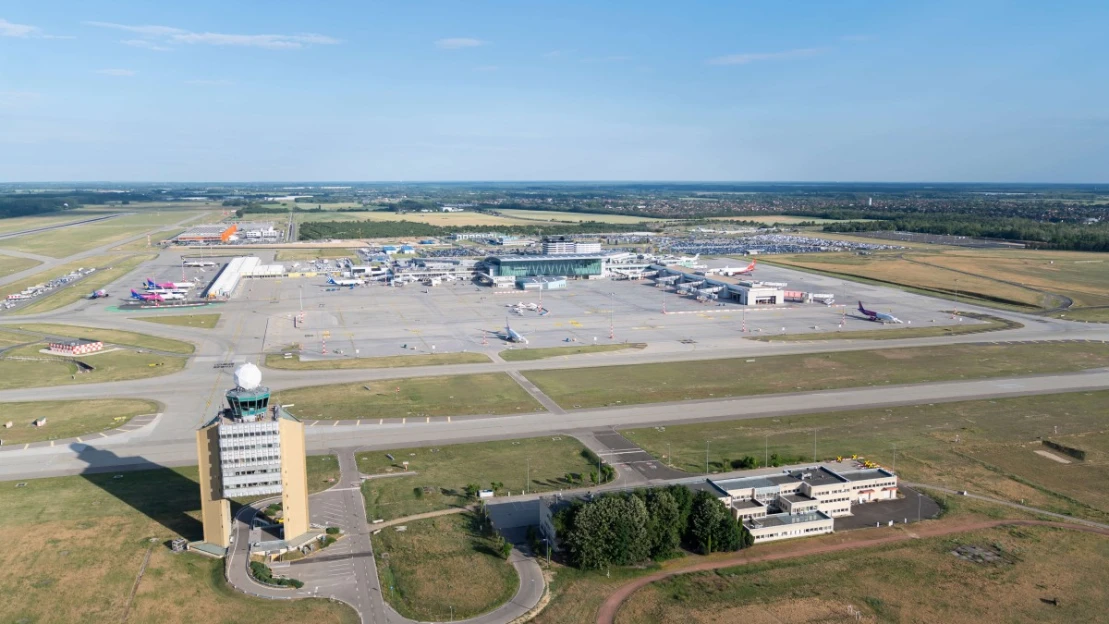 Melegebb lesz a reptéren, a Budapest Airport is bejelentette a krízisre adott válaszait