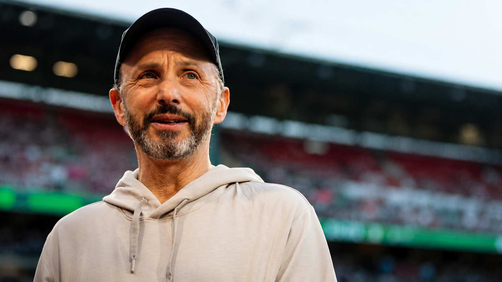 A milliárdos zseni, aki rejtőzködik, pedig ő az agy a Liverpool mögött