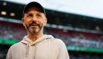 A milliárdos zseni, aki rejtőzködik, pedig ő az agy a Liverpool mögött