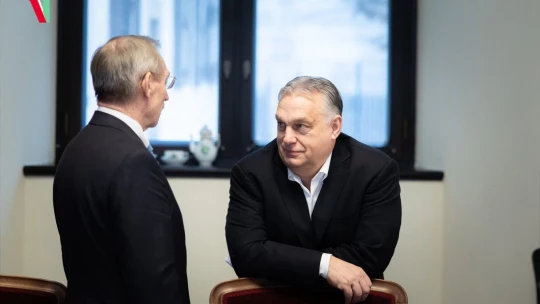 Csak úgy záporoztak a kormányváltás előtt a nem nyilvános és titkosított kormánydöntések