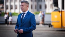 Magyar Péter lépett az üzemanyagárak miatt: berendelte az egyik leggazdagabb magyart