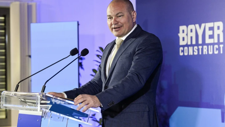 Csődeljárás a Bayer Constructnál: hatalmas ütést kaphat az egyik leggazdagabb magyar vagyona