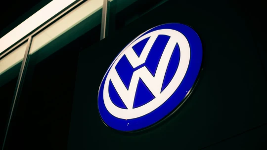 Nagy bajban a Volkswagen: tízmilliárd eurót kell lefaragni, ezrek állása kerülhet veszélybe