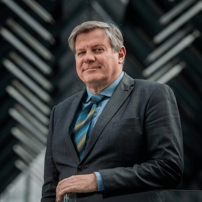 Kozák Ákos
