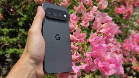 Itt a Google pofonja az Apple-nek és a kínai telefongyártóknak?