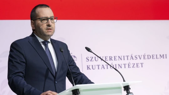 Milliárdokat fizettek Balásy cégeinek, most a rendőrség néz Orbánék kedvenc hivatalának körmére